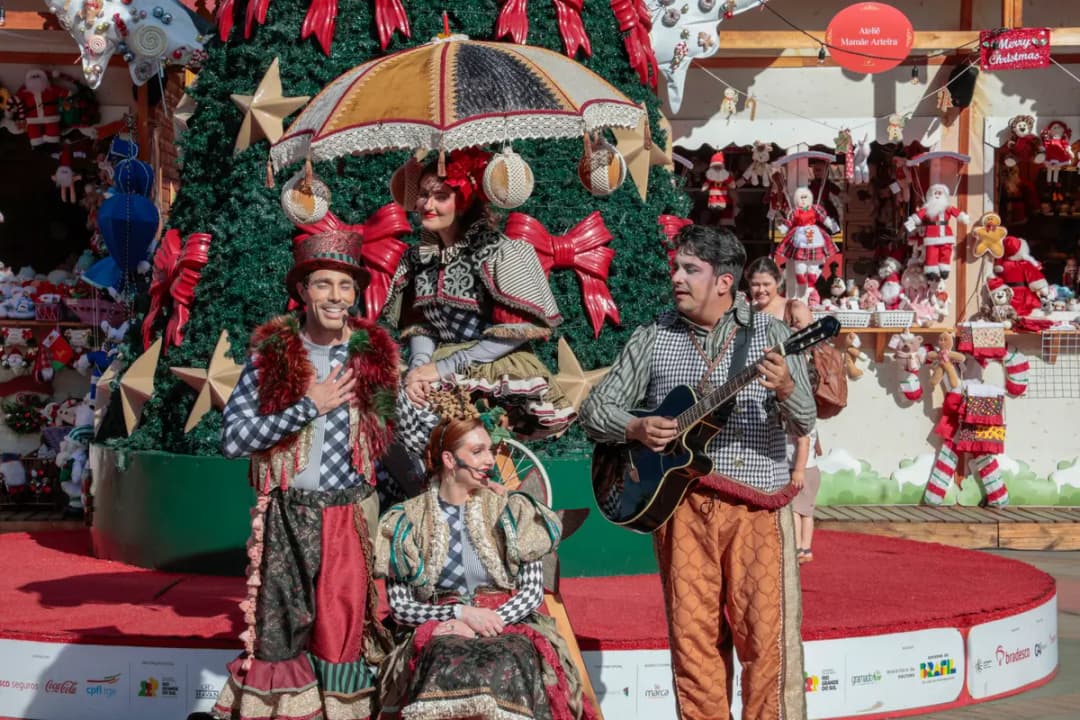 Vila de Natal iluminada em Gramado.